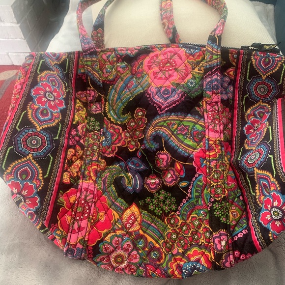 Vera Bradley Large Zippered Quilted Tote Bag in Paisley Floral Pattern, like new - Picture 1 of 6